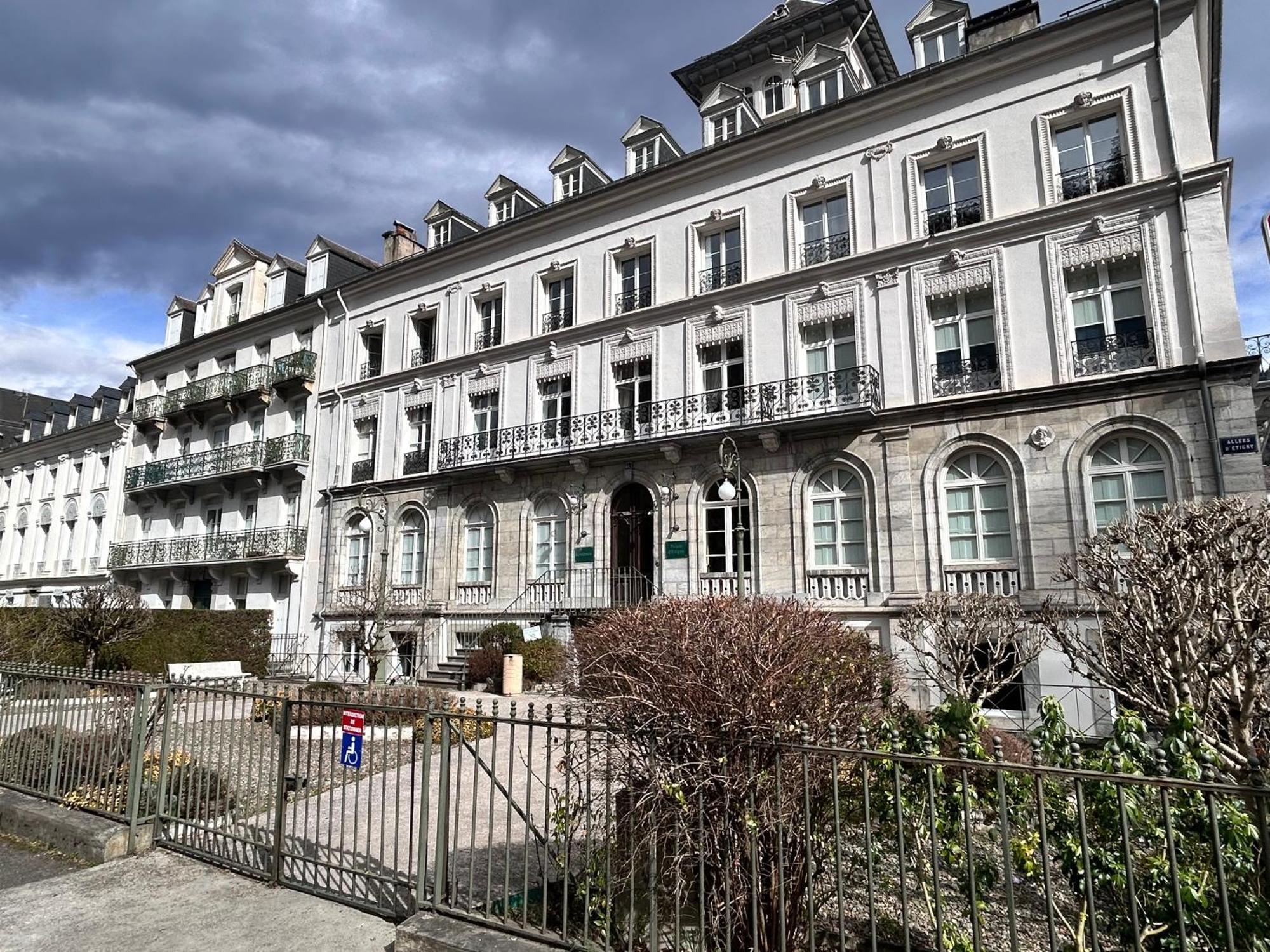 Palais D'Etigny Apartment Bagneres-de-Luchon Luaran gambar